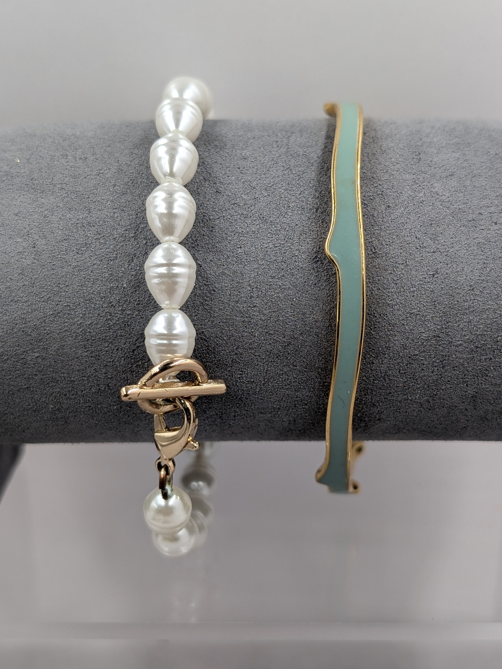 Stella & Dot Mint Enamel Gold Bangle + Faux Pearl Bracelet Set | M298